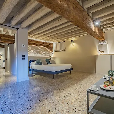 Corte Rubbi 1 A True Canal-side Experience Daire *