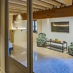 Corte Rubbi 1 A True Canal-side Experience Venice