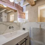 Apartment Corte Rubbi 1 A True Canal-side Experience *